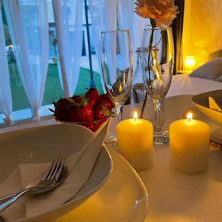 Julia's Garden Apartment