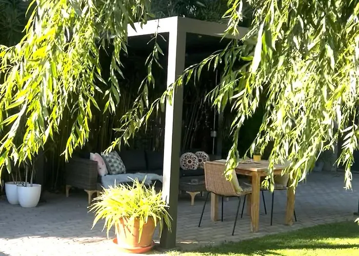 Julia's Garden * Cuarte de Huerva